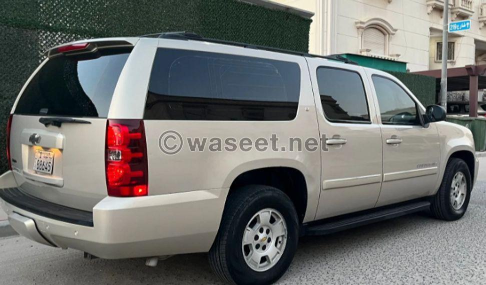 Chevrolet Suburban LT model 2008 3