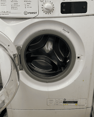 The washing machine works in excellent condition