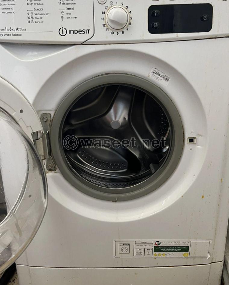 The washing machine works in excellent condition 0