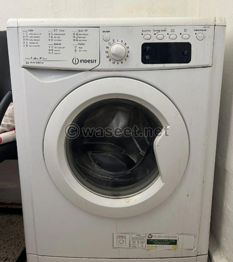 The washing machine works in excellent condition 1