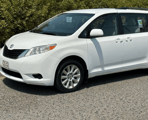 Toyota Sienna 2013 model for sale