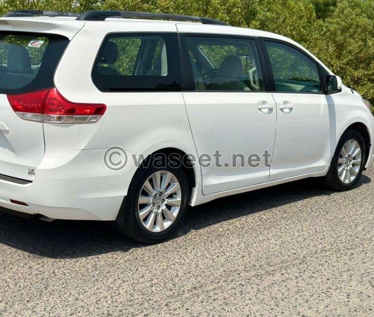 Toyota Sienna 2013 model for sale 4