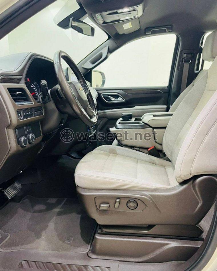 For sale Chevrolet Suburban model 2021 4