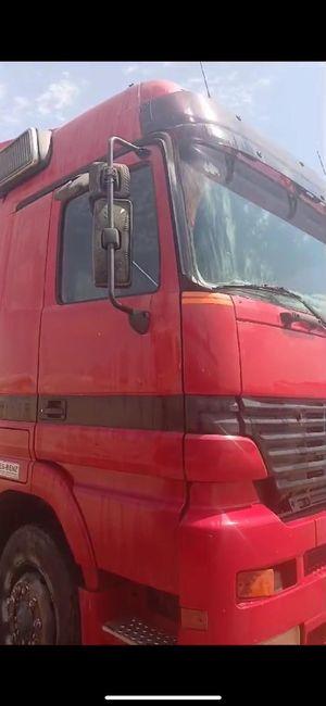 Actros truck model 2001