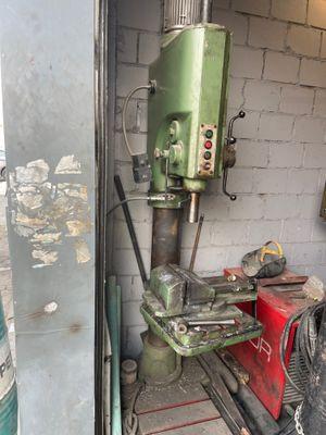 Metal drill press