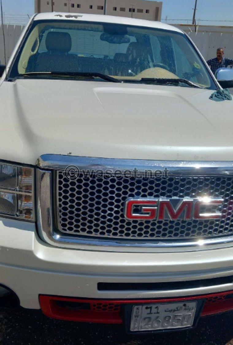 GMC Denali model 2012 0