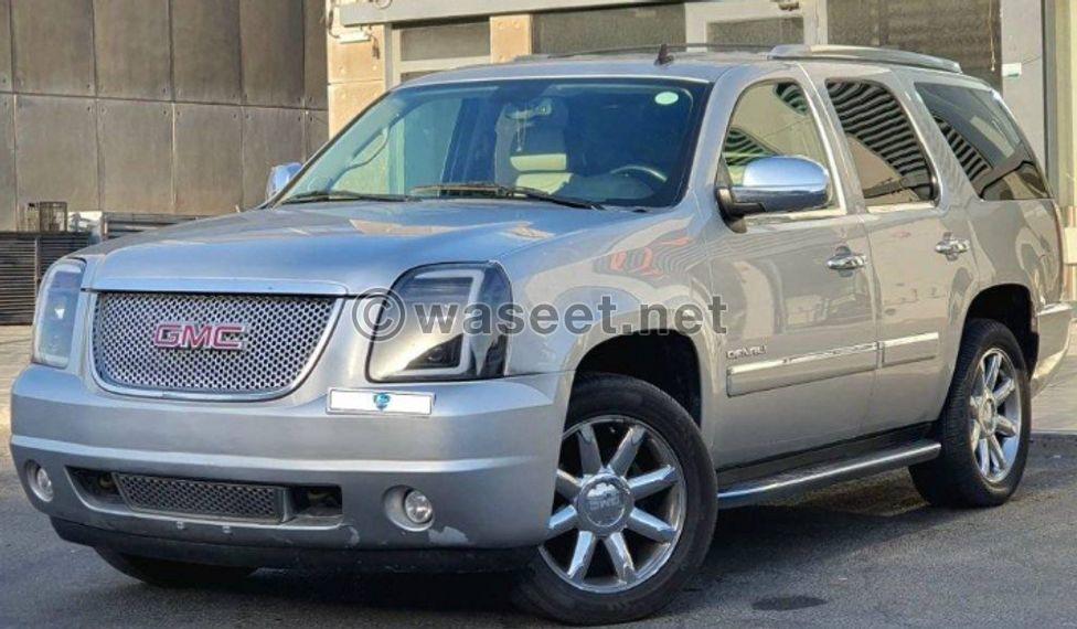 GMC Yukon Denali model 2012 2