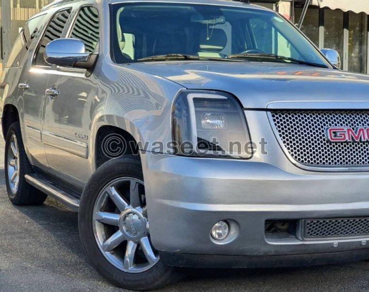 GMC Yukon Denali model 2012 3