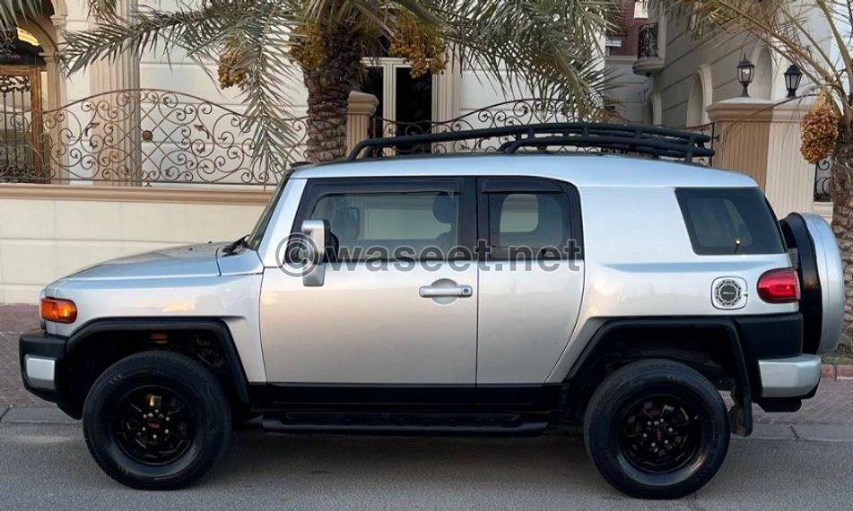 Toyota FJ Cruiser 2010 model for sale 4