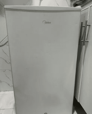 Midea refrigerator for sale with a capacity of 140 liters,