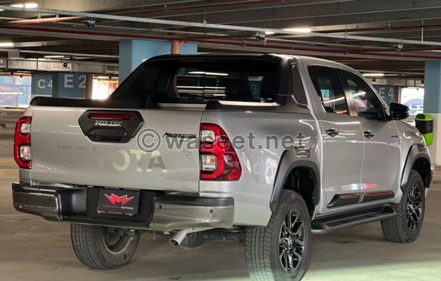 Toyota Hilux model 2023 for sale 9