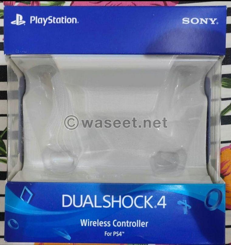 Urgent sale of the original PlayStation 4 wireless controller 2