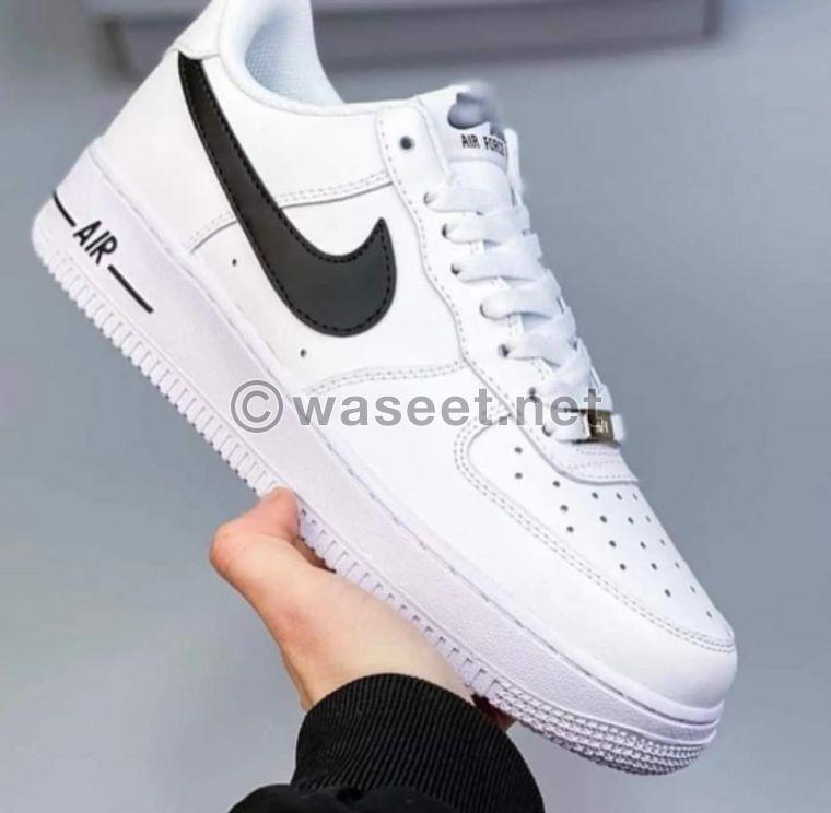 The Air Force 1 shoe is original and new 1