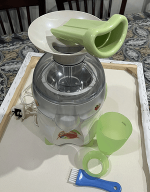 electric fruit juicer