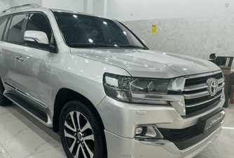 Land Cruiser GXR 2019