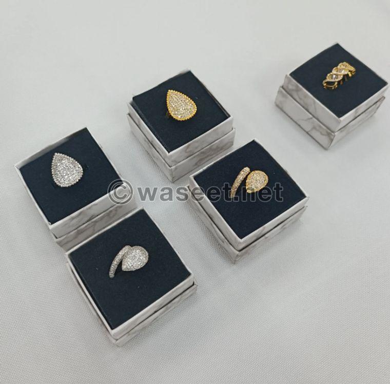 A collection of accessories at a wholesale price  10