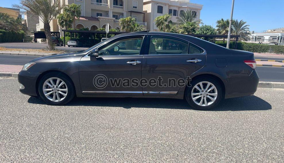 Lexus ES350 model 2010 in excellent condition  4