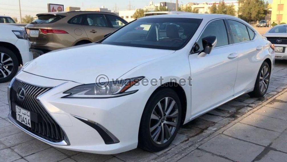 Lexus ES350, model 2020 1