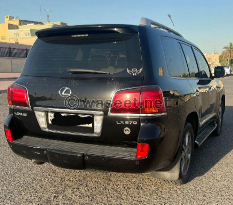 Lexus LX 570 2011 1