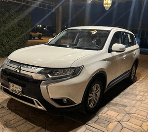 MITSUBISHI OUTLANDER 2019