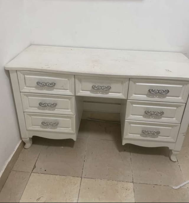 We buy all types of used furniture, bedrooms, iron air conditioners and aluminum kitchens