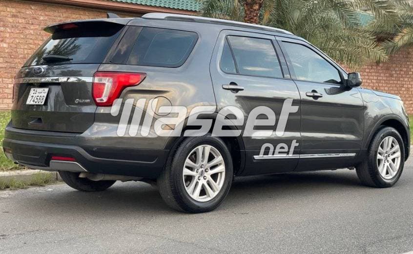 Ford Explorer XLT 2018 5