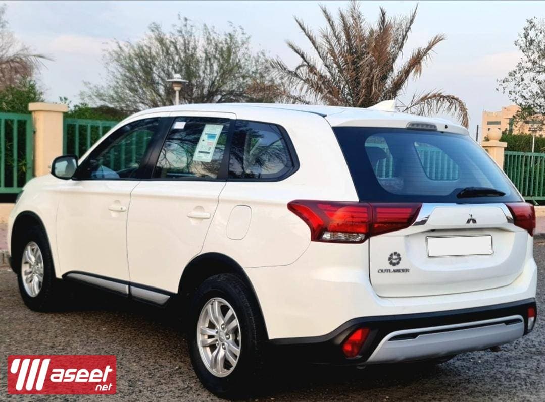 Mitsubishi outlander 2022 2