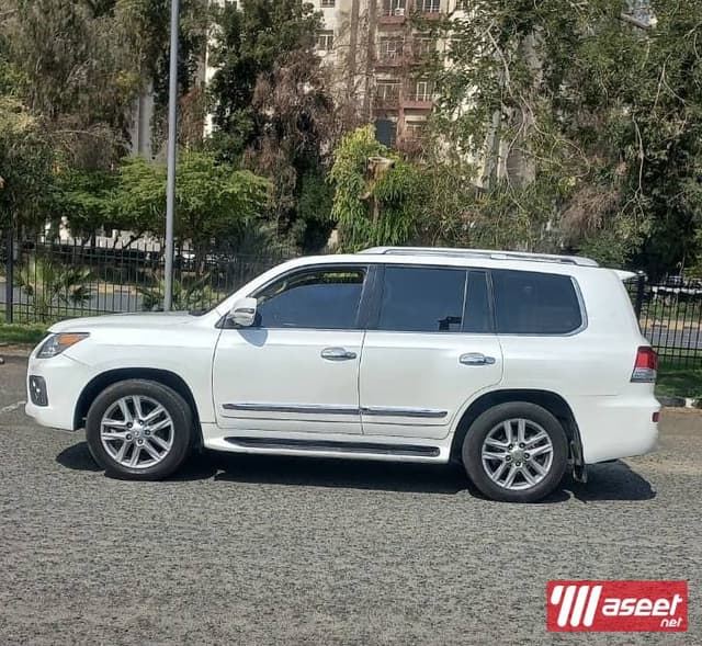 Lexus LX570 2013
