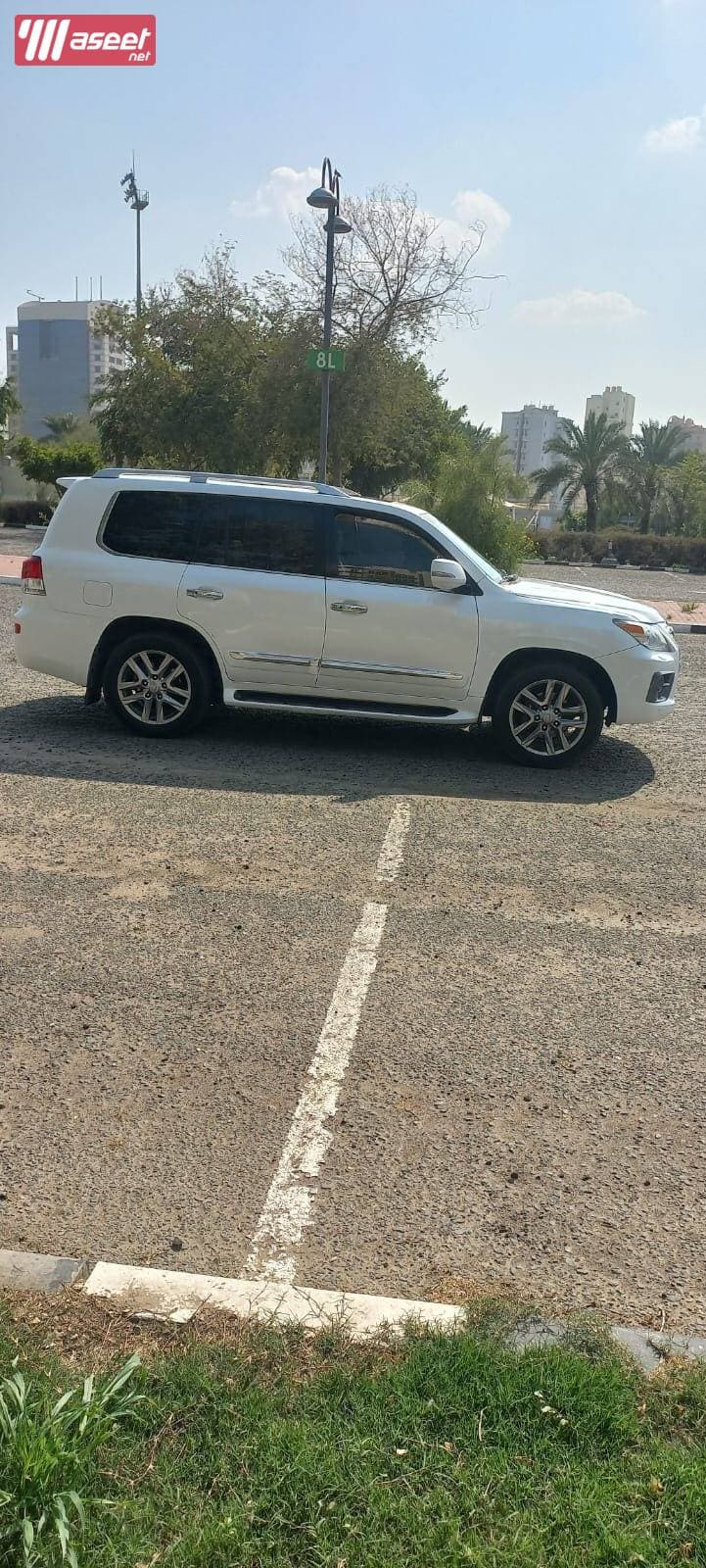 Lexus LX570 2013 4