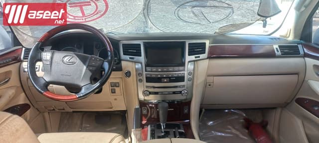 Lexus LX570 2013