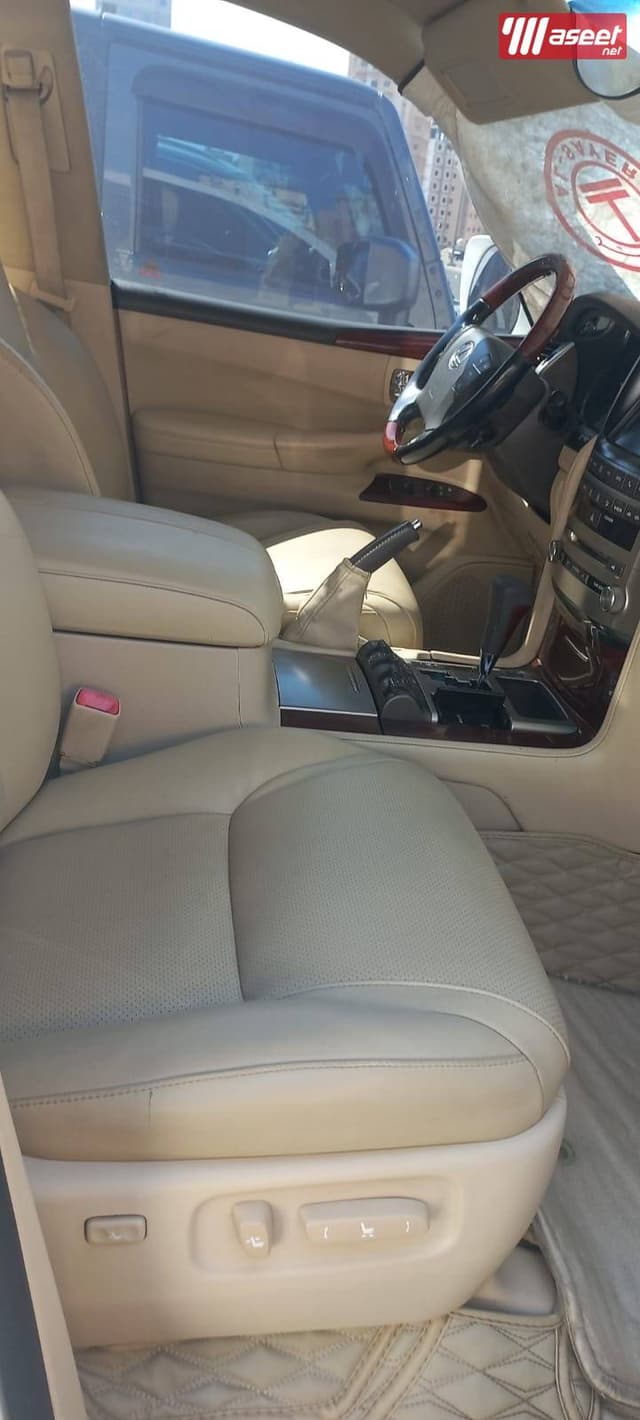 Lexus LX570 2013