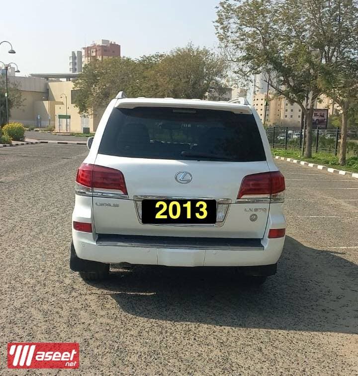 Lexus LX570 2013 11