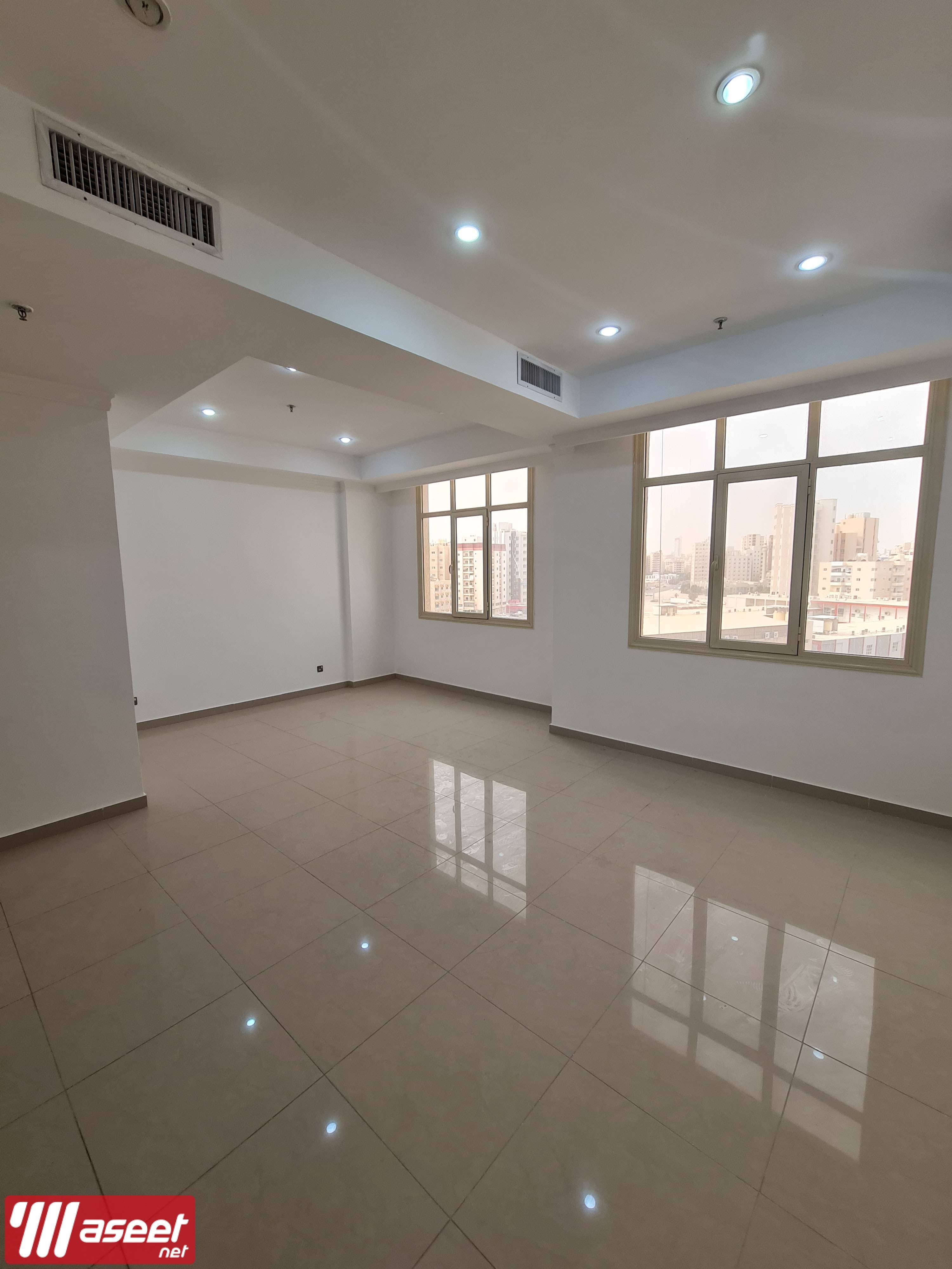 Office for rent in Maidan Hawalli  2