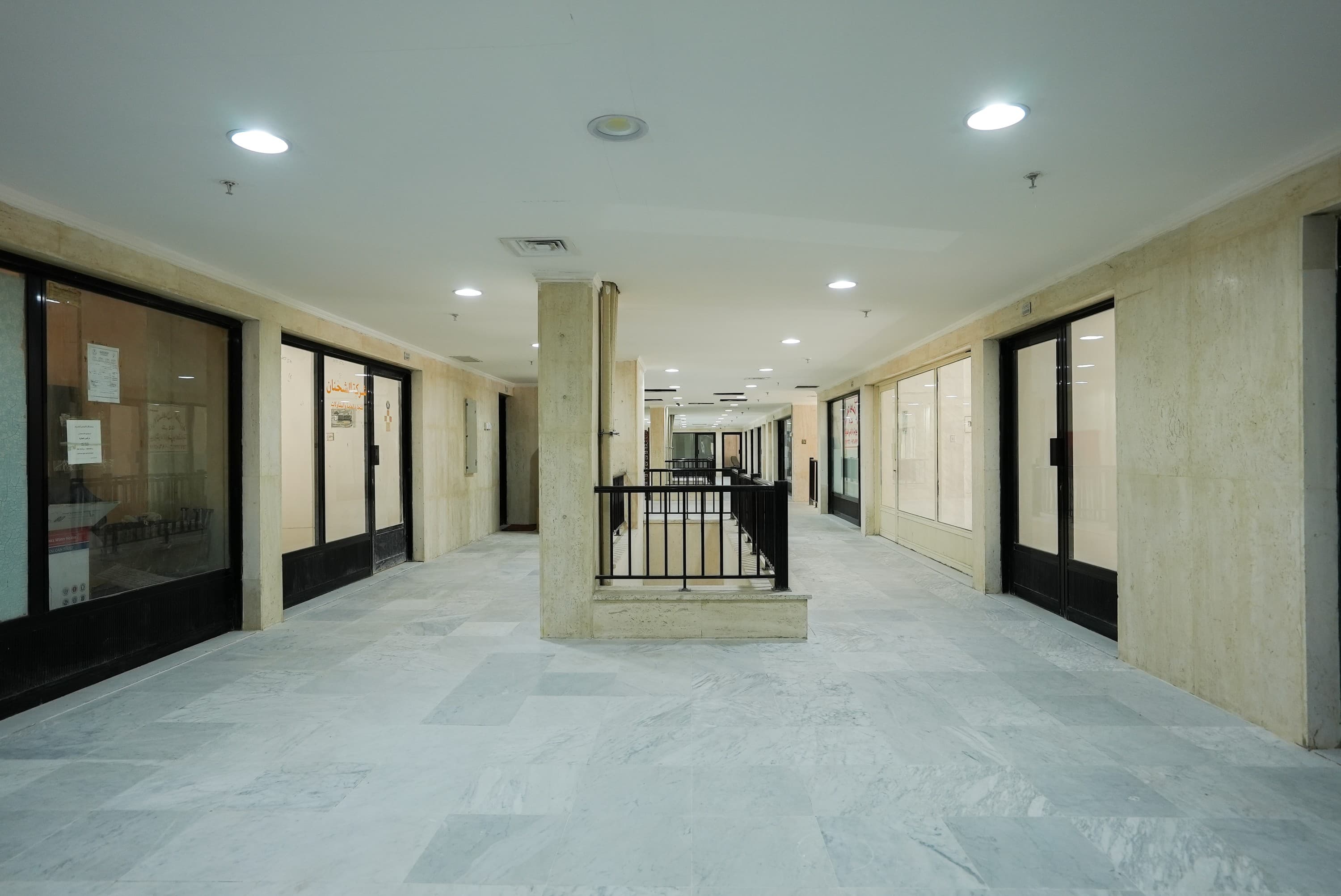 Office for rent in a building in Al Farwaniyah 0