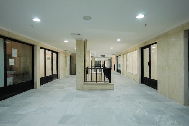 Office for rent in a building in Al Farwaniyah