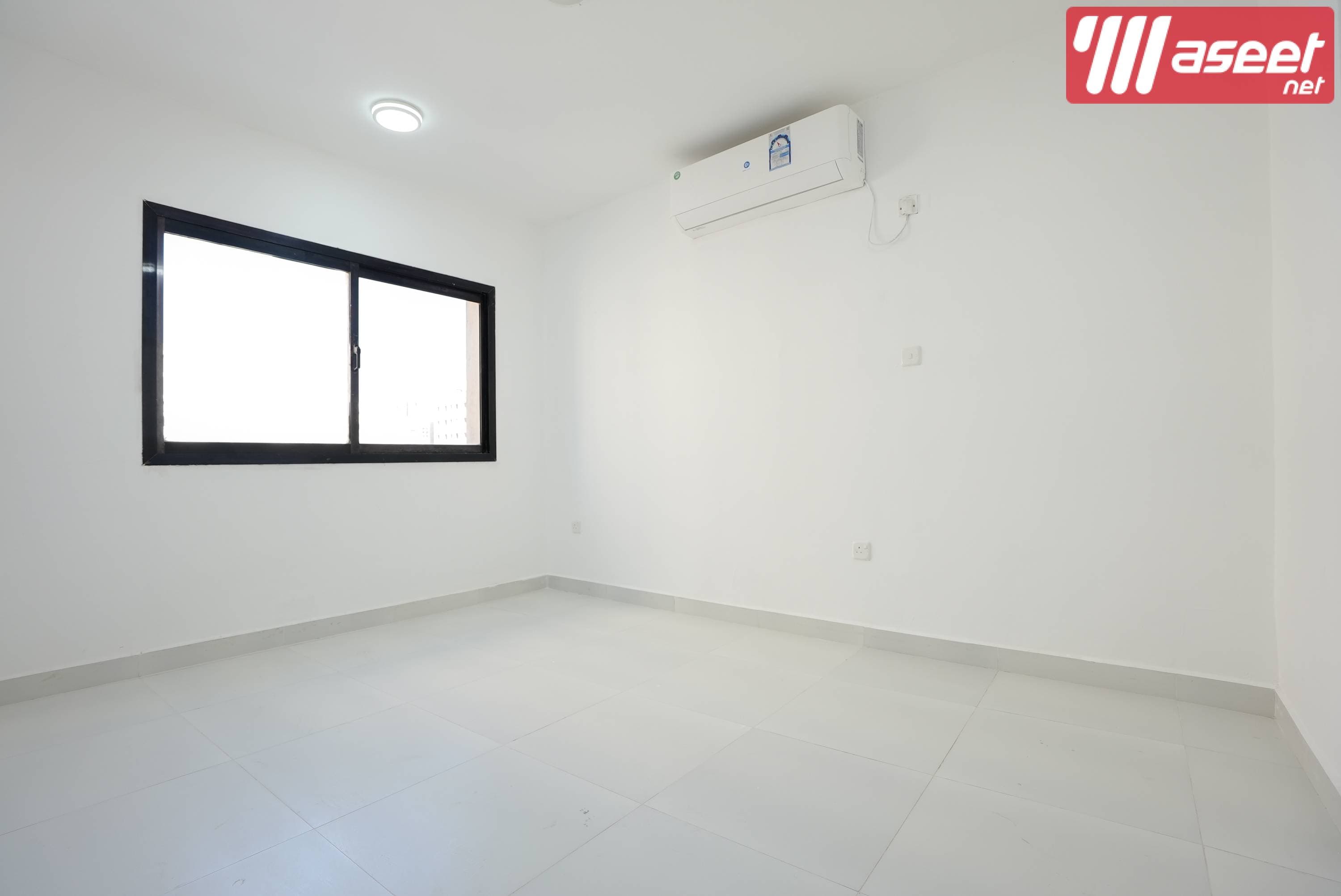 Office for rent in a building in Al Farwaniyah 3