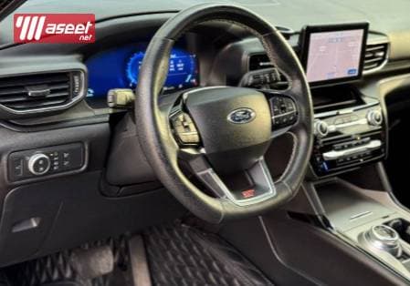Ford Explorer ST model 2022
