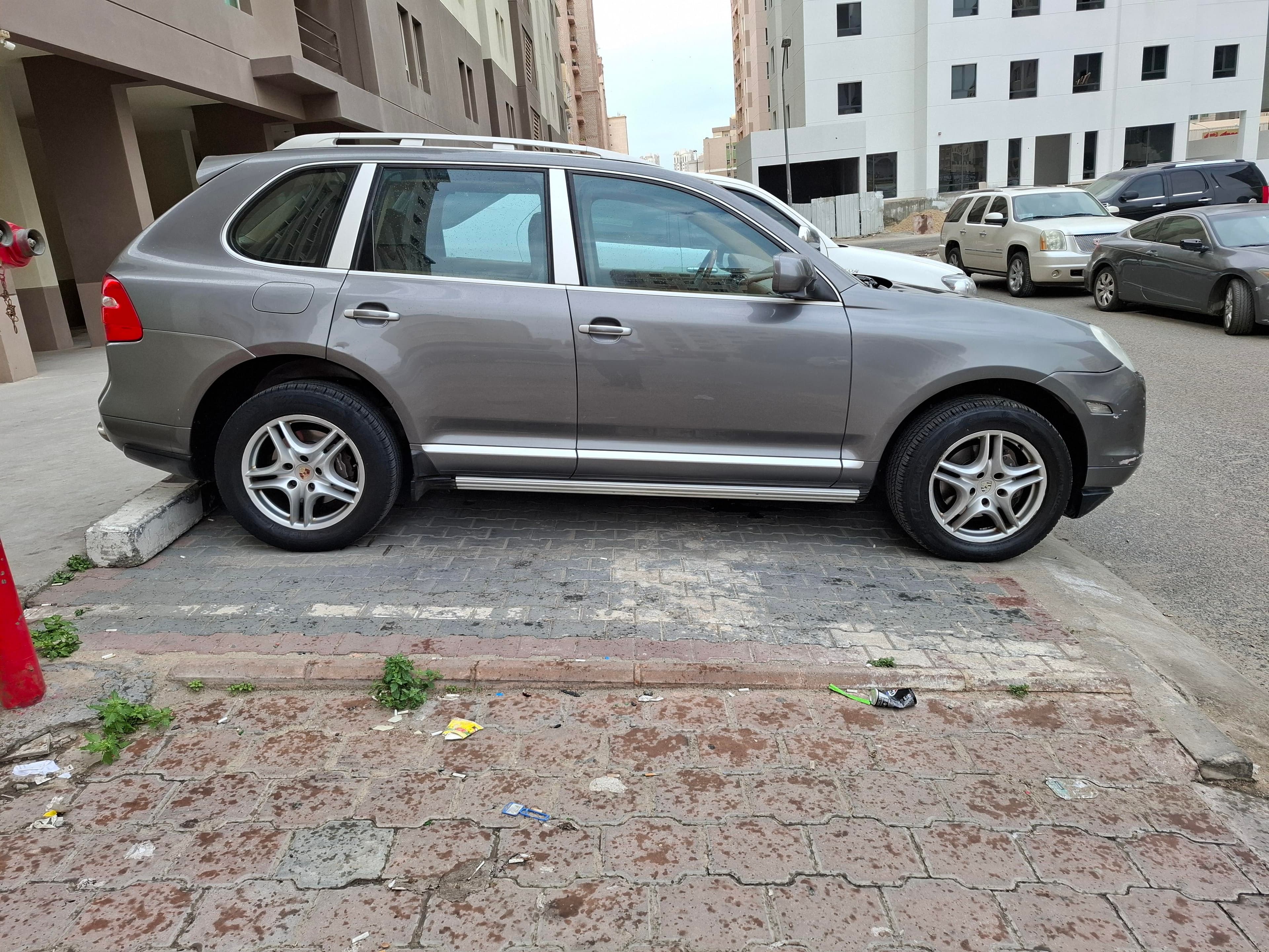 Porsche Cayenne 2010 2