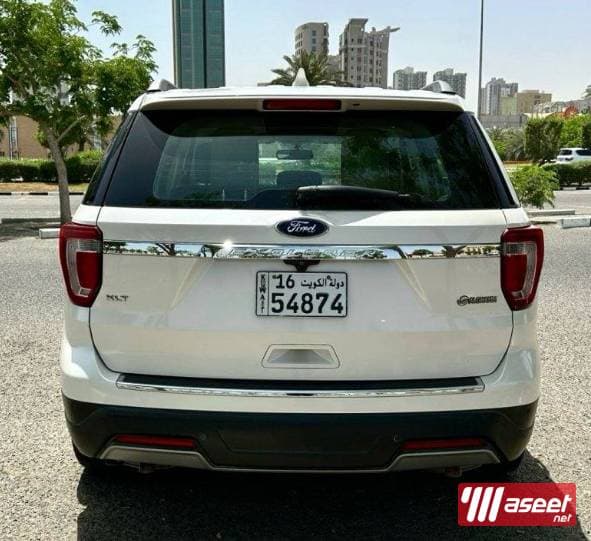 Ford Explorer XLT 2018 for sale 8