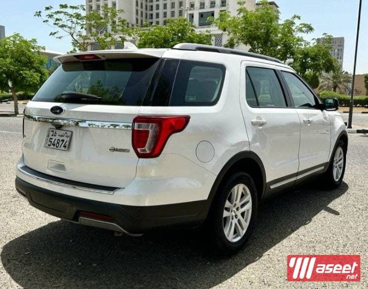 Ford Explorer XLT 2018 for sale 9