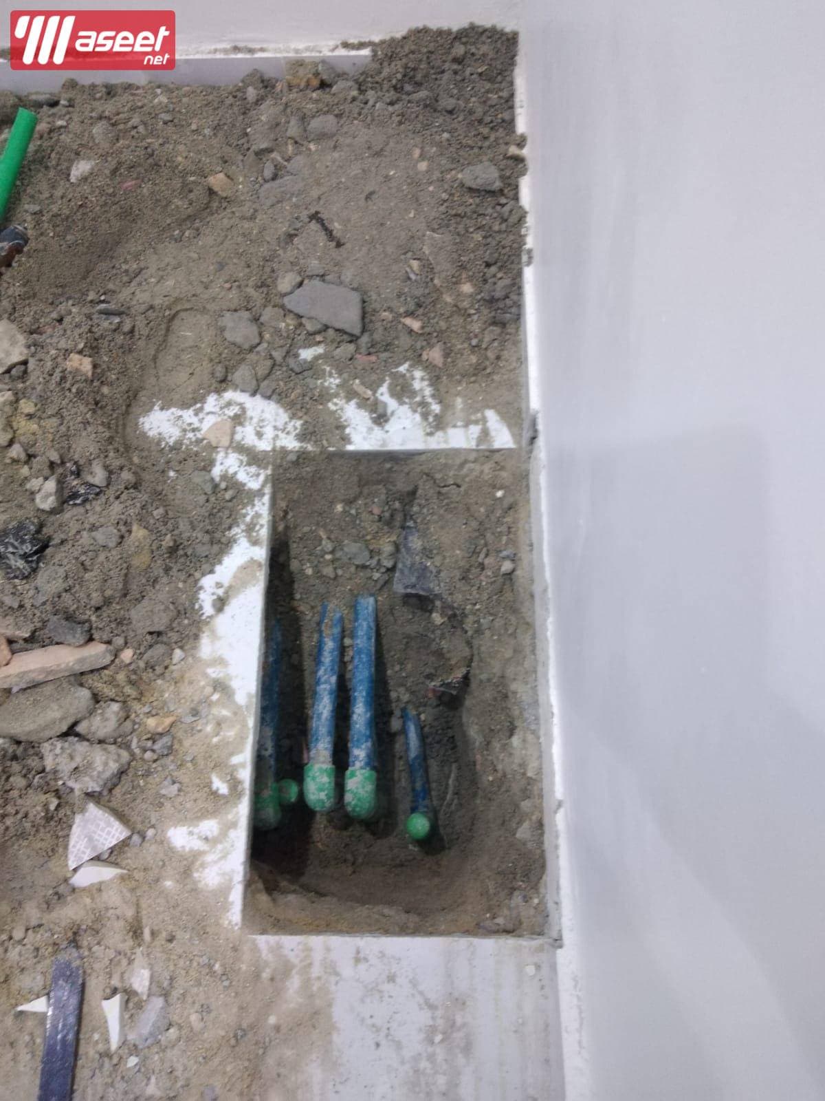 A device for detecting waste and water leaks, a camera and examining sewage 5