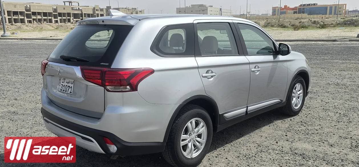 Mitsubishi Outlander model 2020 3