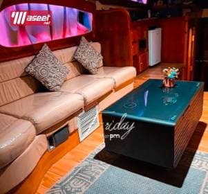 Two floors yacht for rent 6