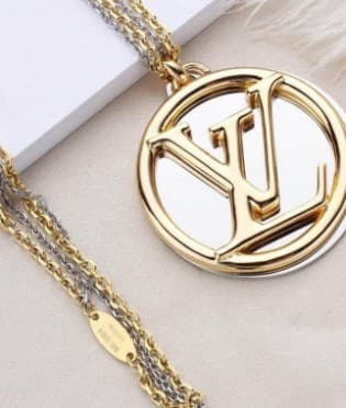 The strongest collection of accessories for women 0