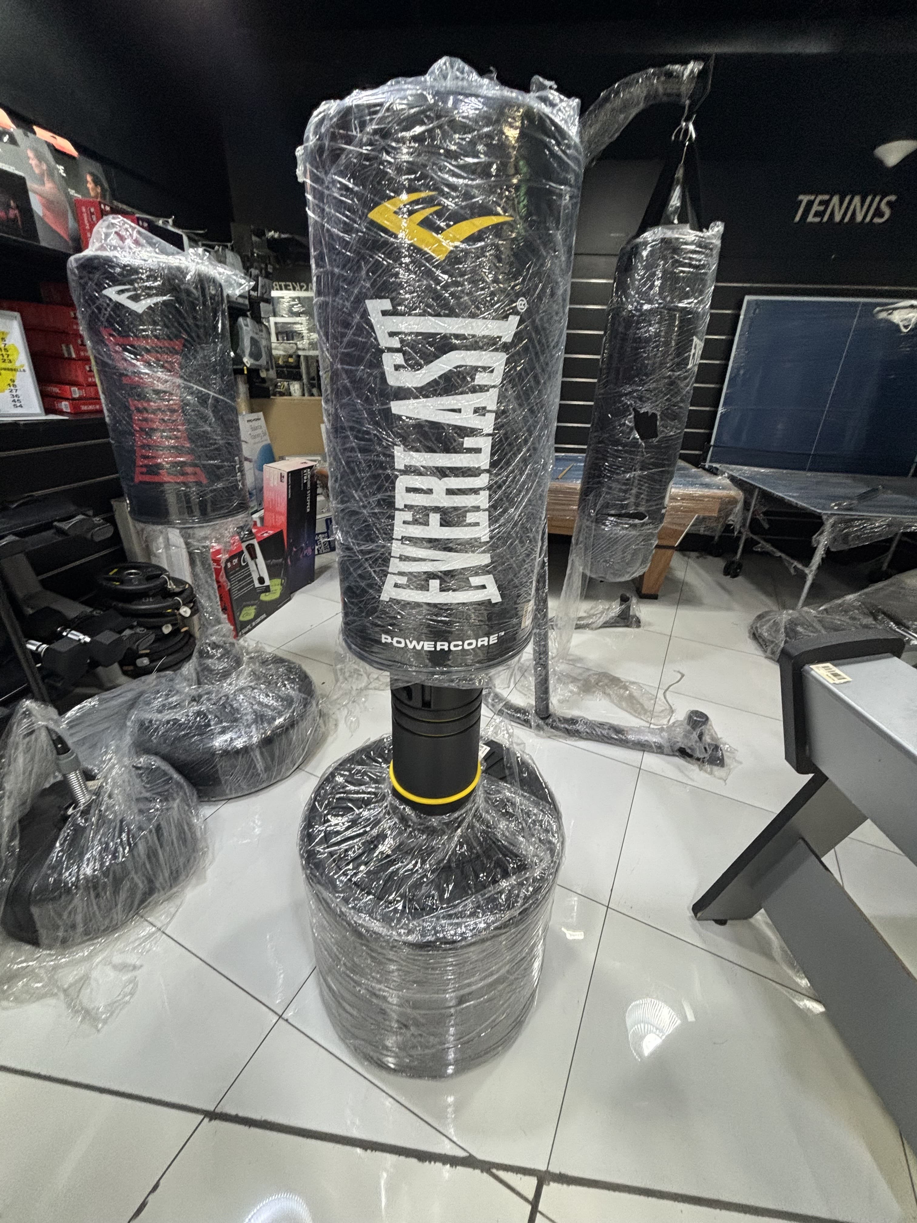 Everlast Powercore professional boxing bag 0