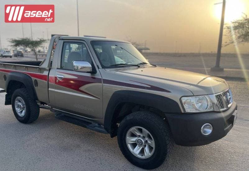 للبيع نيسان وانيت موديل ٢٠١٤  4