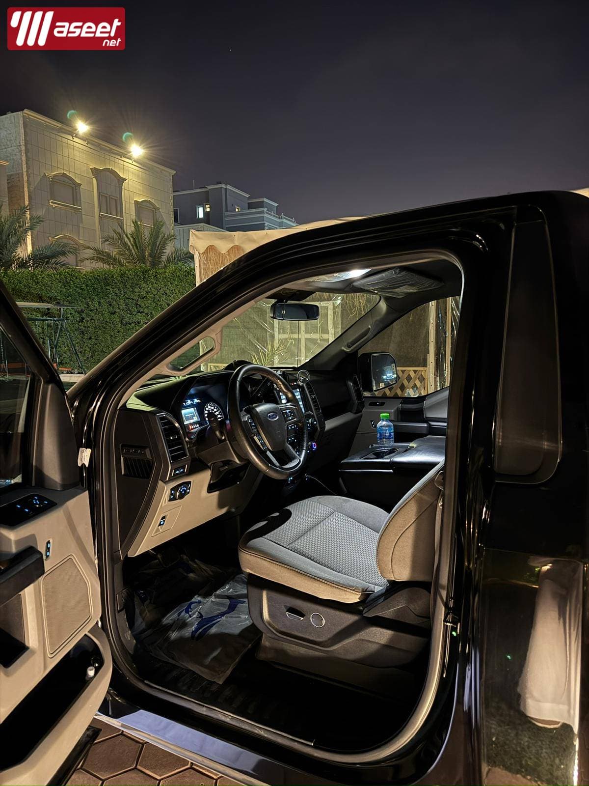 Ford Pick Up F-150 Model 2018 4
