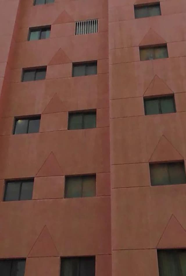 للبيع عمارة في ميدان حولي