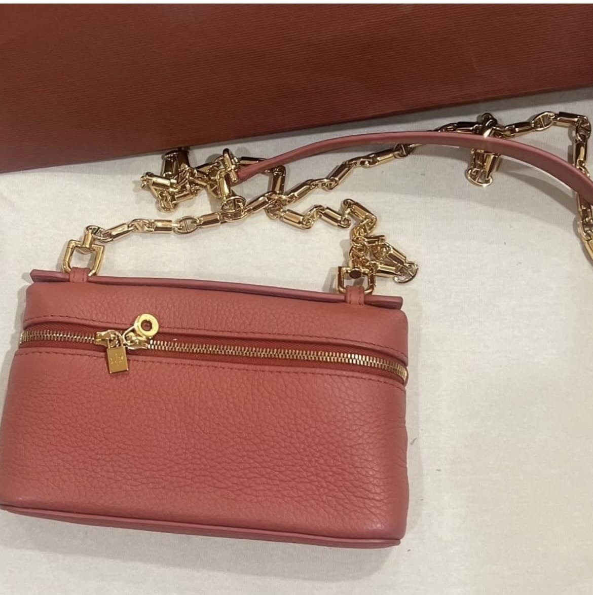 Selling a lorbian  bag  0