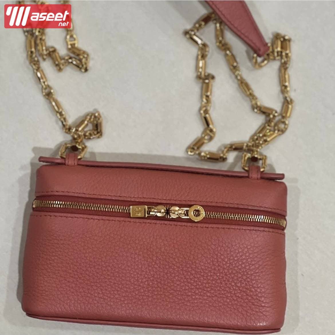 Selling a lorbian  bag  3
